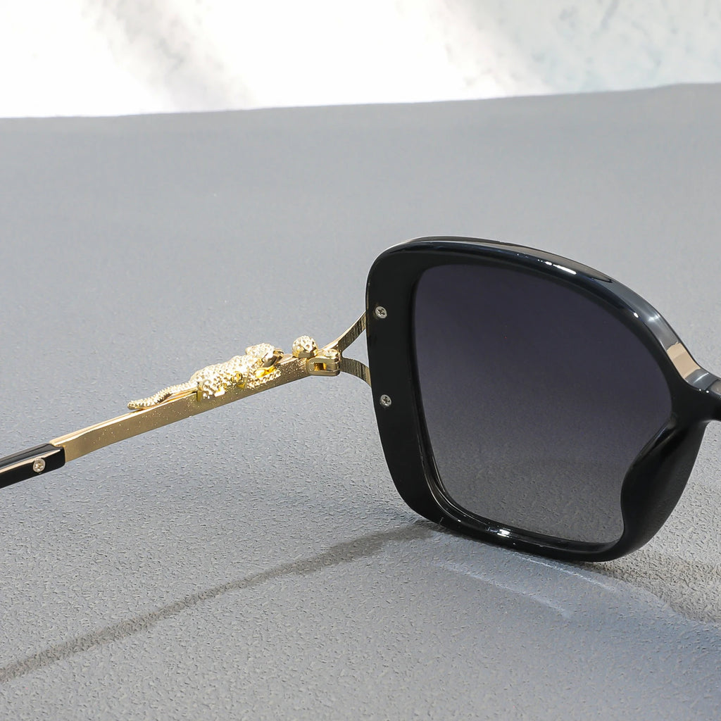 Classic Women's Oval Polarized Sunglasses