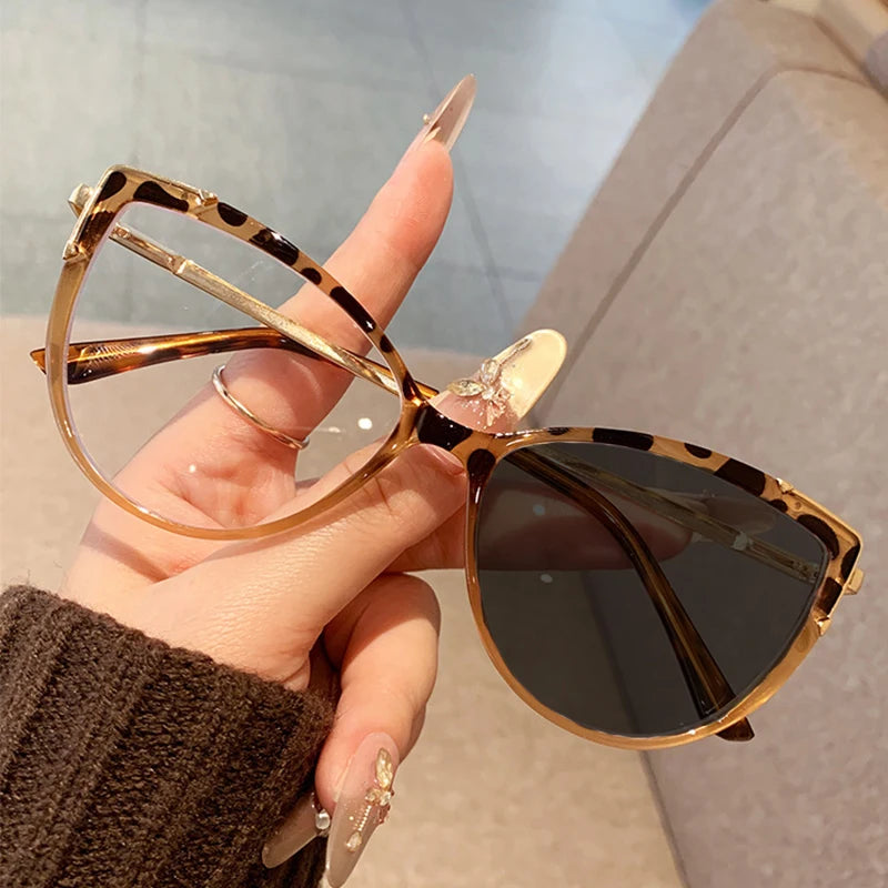 Retro Photochromic Cat-Eye Blue Light Glasses
