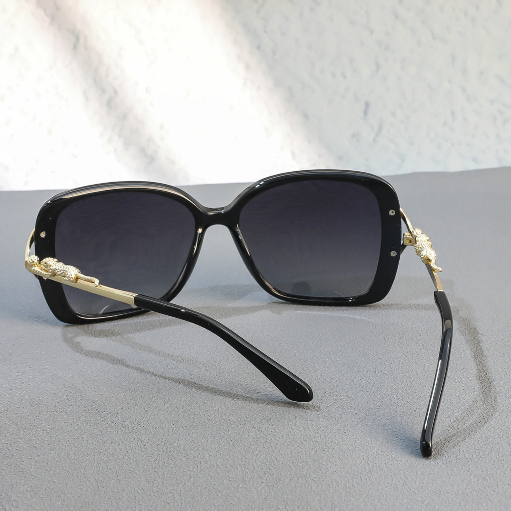 Classic Women's Oval Polarized Sunglasses